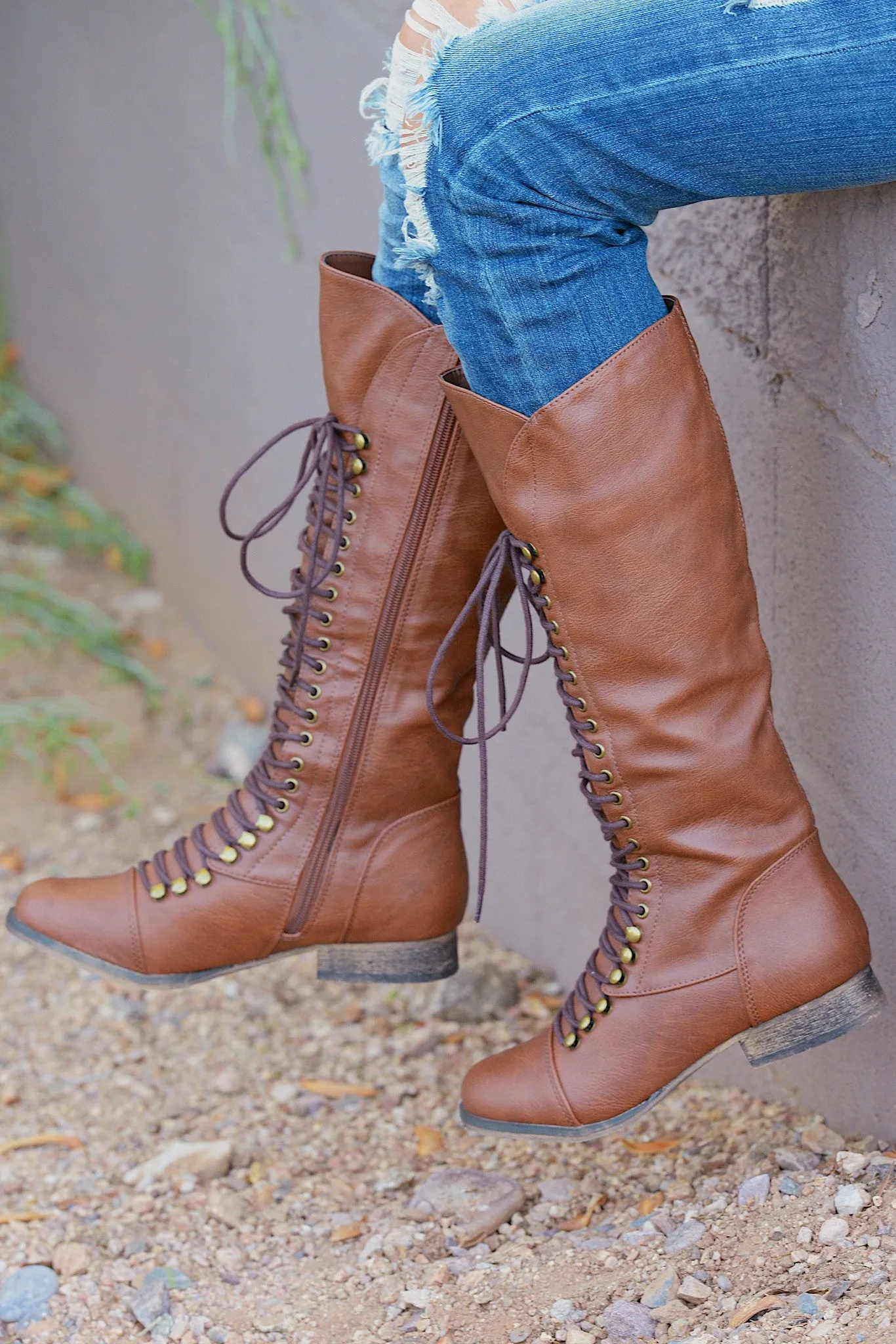 An Edgy Touch Lace Up Boots - Tan