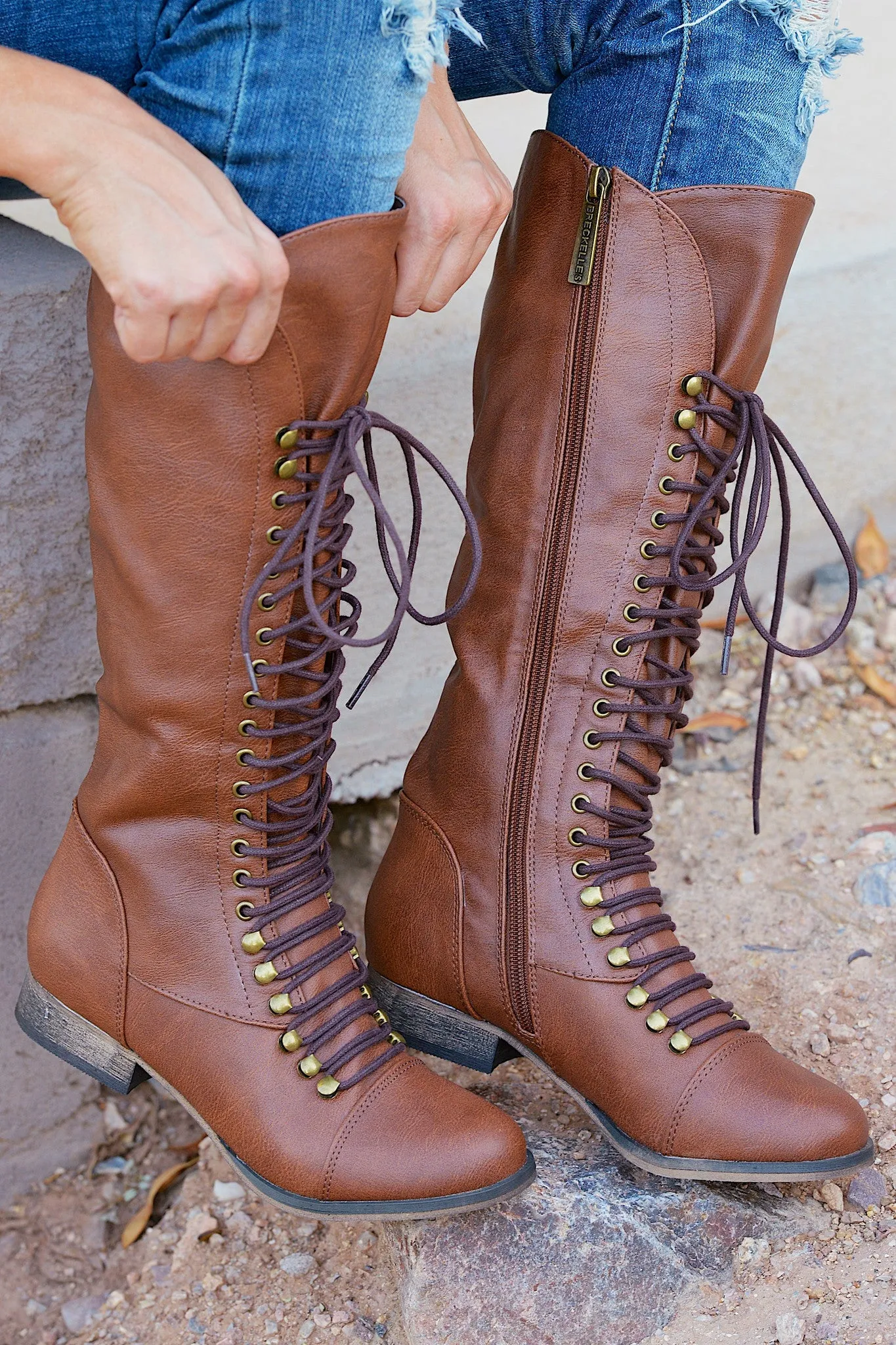 An Edgy Touch Lace Up Boots - Tan