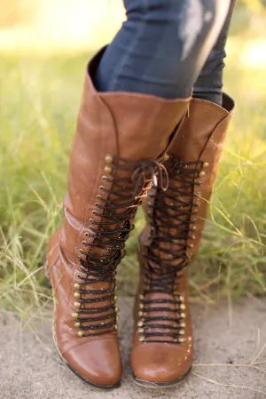 An Edgy Touch Lace Up Boots - Tan